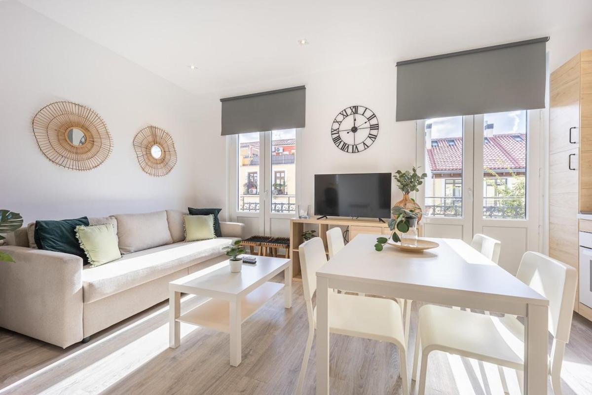 Apartamento Con Vistas En Lavapies Lägenhet Madrid Exteriör bild