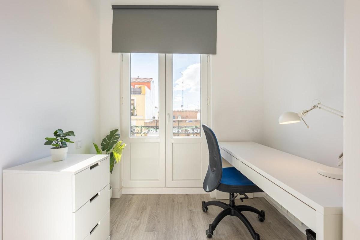Apartamento Con Vistas En Lavapies Lägenhet Madrid Exteriör bild